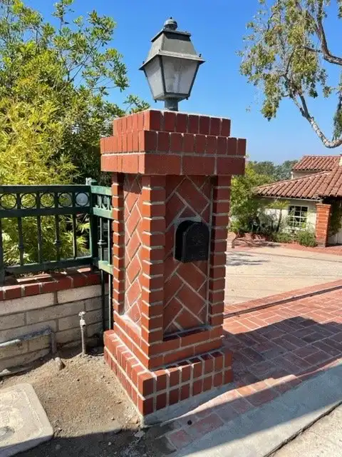 Brick Mailbox Enclosure_result